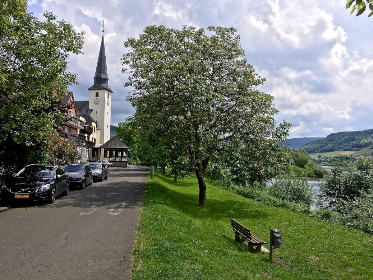 Farschweiler Gastehaus Hoffmann B&B 외부 사진